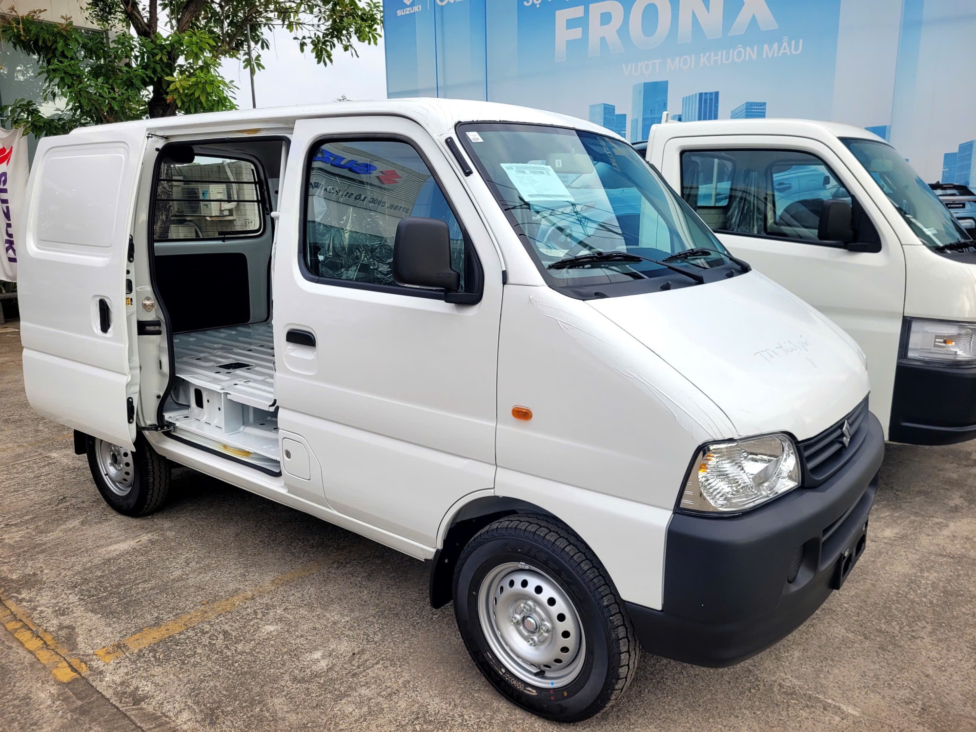 Suzuki Eeco Van